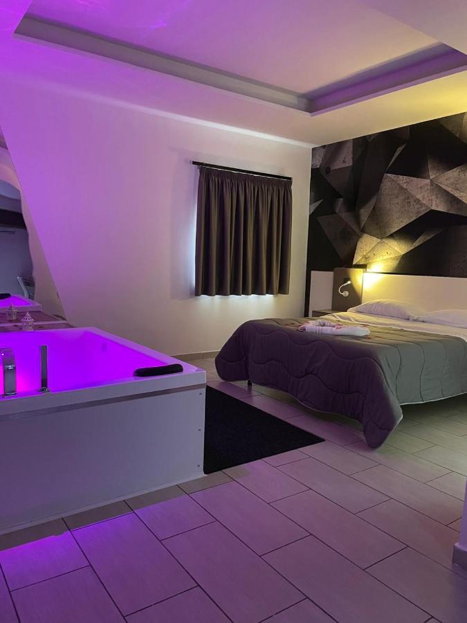 Hotel Cristian Джульяно-ин-Кампанья Экстерьер фото