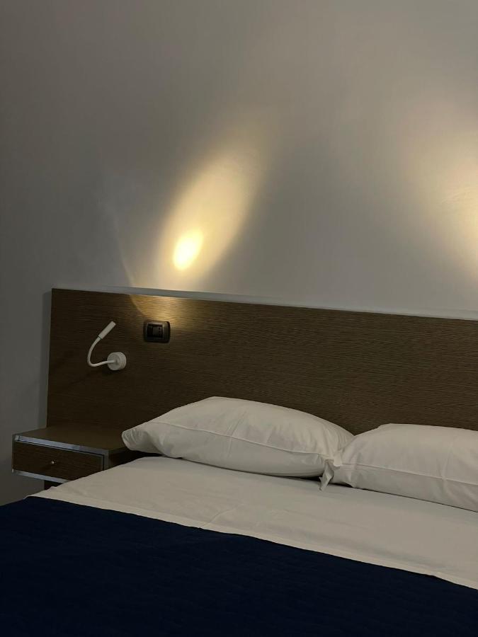 Hotel Cristian Джульяно-ин-Кампанья Экстерьер фото